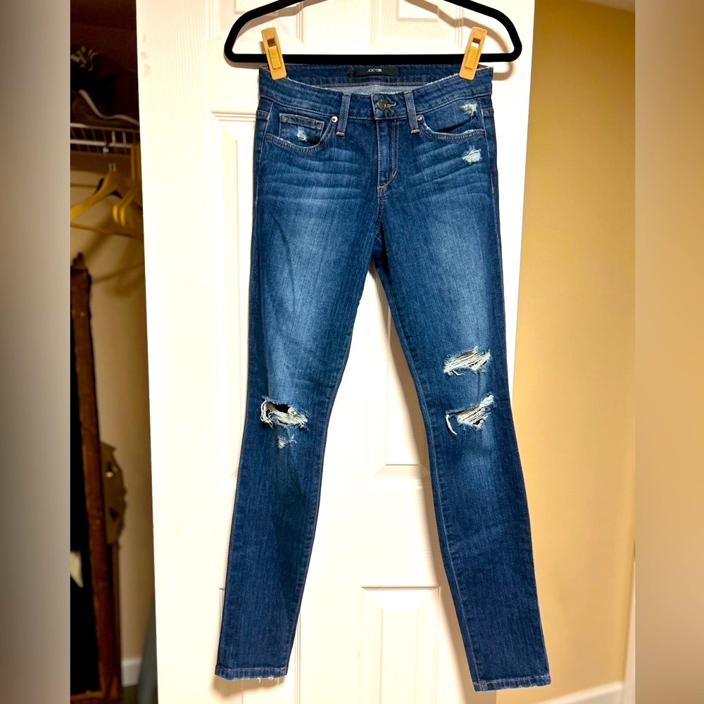 Joe’s Jeans The Skinny Fit size 26. Excellent condition!